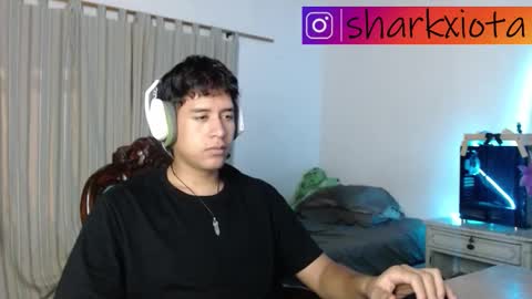 Snapshot of sharky_g chatting on 10, 10, 2025 Frqnko online show from 10, 10, 2025