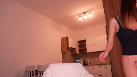 Sharlin  online show from 13, 4, 2026