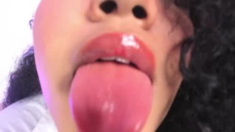 Sharlot online show from 27, 4, 2026