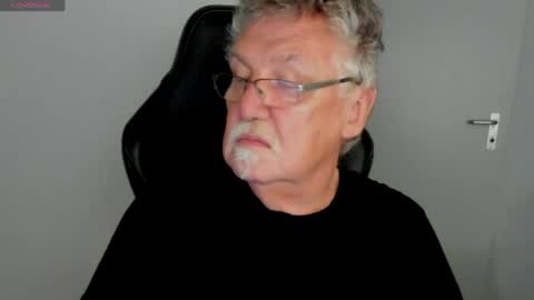sharlots_pet online show from 2, 6, 2026