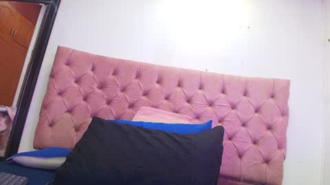 Sharlott online show from 15, 1, 2025