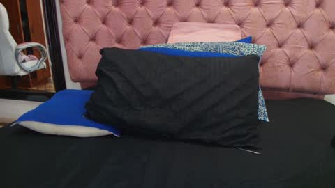 Sharlott online show from 21, 1, 2025