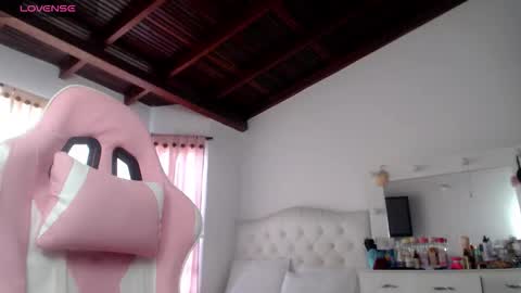 sharlotte  online show from 18, 12, 2025