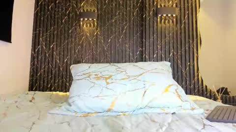 SHARON TAYLOR online show from 1, 10, 2025