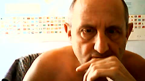Snapshot of sharpshoder chatting on 25, 7, 2026 Peter online show from 25, 7, 2026