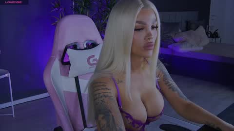 shayblonde online show from 28, 12, 2024
