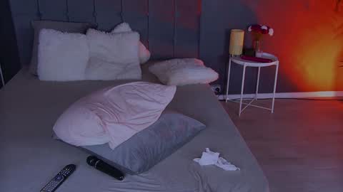 shayblonde online show from 4, 1, 2025