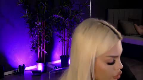 shayblonde online show from 17, 2, 2025