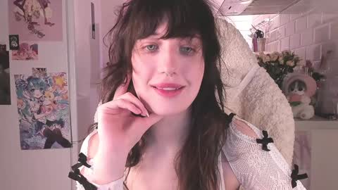 Snapshot of sheeny_shy chatting on 26, 12, 2024 Chiara online show from 26, 12, 2024