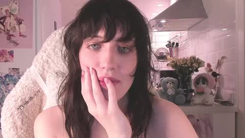 Snapshot of sheeny_shy chatting on 27, 12, 2024 Chiara online show from 27, 12, 2024