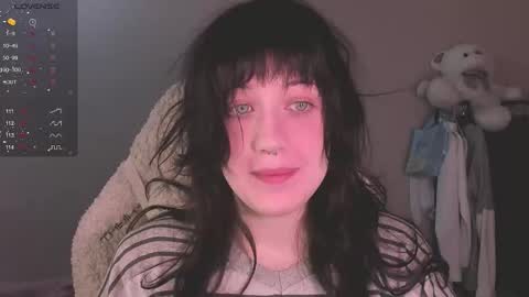 Snapshot of sheeny_shy chatting on 21, 10, 2025 Chiara online show from 21, 10, 2025