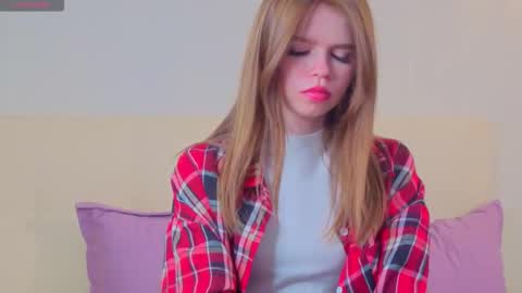 Snapshot of shelleyborom chatting on 27, 10, 2025 Sofia online show from 27, 10, 2025