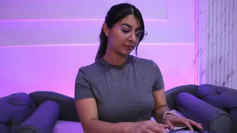  Transmission schedule Monday - Friday 715 am to 200 pm time Colombia  online show from 21, 1, 2025