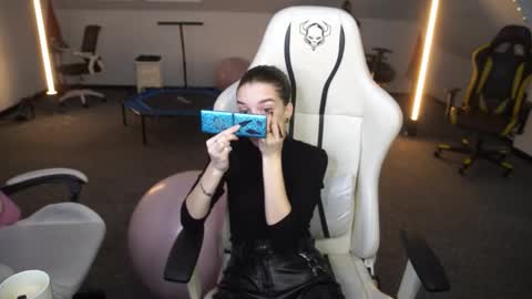 Snapshot of sheryl_elegance chatting on 9, 10, 2025 Sheryl online show from 9, 10, 2025