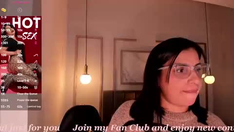 Snapshot of sheyla_hills_ chatting on 17, 6, 2026 Sheyla online show from 17, 6, 2026