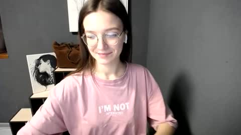 Snapshot of shining_pearl chatting on 8, 6, 2026 Jesica online show from 8, 6, 2026