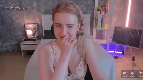 Snapshot of shiny_lisss chatting on 25, 7, 2026 Lisa online show from 25, 7, 2026