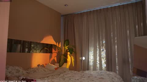 Snapshot of shinyways chatting on 20, 10, 2025 Melissa online show from 20, 10, 2025