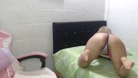 shira evans40 online show from 5, 3, 2025