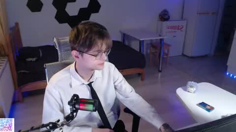 shiromy_ online show from 22, 11, 2025