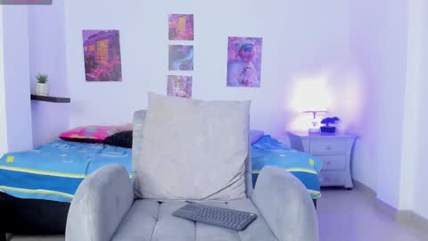 shizuka 11  online show from 9, 9, 2025