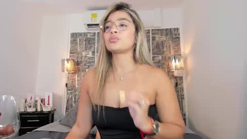 Snapshot of shofiavega chatting on 17, 9, 2025 SHOFIA online show from 17, 9, 2025