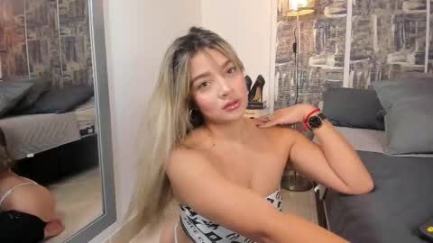 Snapshot of shofiavega chatting on 17, 10, 2025 SHOFIA online show from 17, 10, 2025