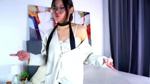 Naomi online show from 5, 4, 2026