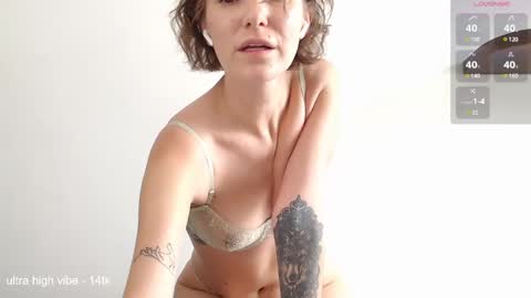 Snapshot of shoopdelang chatting on 18, 12, 2024 Jess online show from 18, 12, 2024