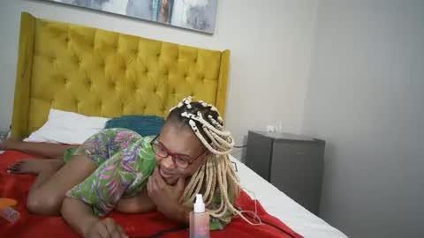 Snapshot of shotofmocha chatting on 14, 9, 2025 shotofmocha online show from 14, 9, 2025