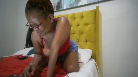 Snapshot of shotofmocha chatting on 20, 10, 2025 shotofmocha online show from 20, 10, 2025