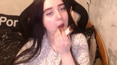 Snapshot of show_for_you chatting on 16, 10, 2025 show_for_you online show from 16, 10, 2025