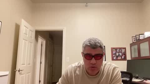 Snapshot of showmet chatting on 6, 12, 2024 Chicago Guy online show from 6, 12, 2024