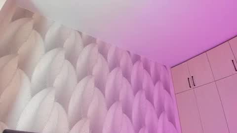 Snapshot of shy_bambiii chatting on 19, 12, 2024 Mika online show from 19, 12, 2024