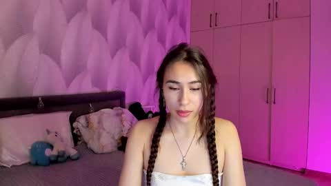 Snapshot of shy_bambiii chatting on 20, 12, 2024 Mika online show from 20, 12, 2024