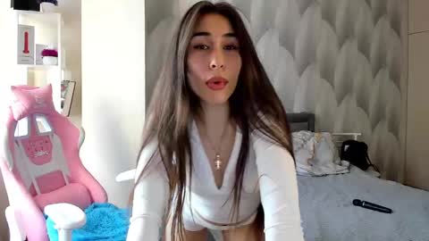 Snapshot of shy_bambiii chatting on 15, 1, 2025 Mika online show from 15, 1, 2025