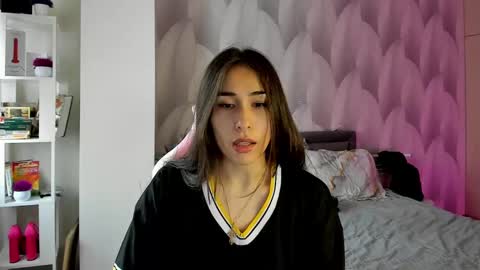 Snapshot of shy_bambiii chatting on 19, 1, 2025 Mika online show from 19, 1, 2025