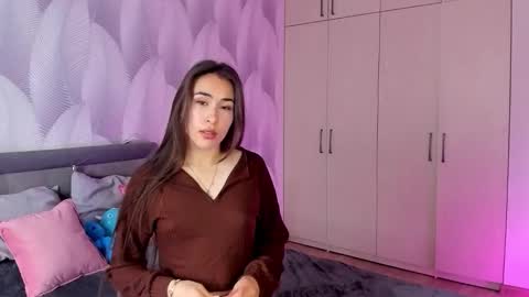 Snapshot of shy_bambiii chatting on 14, 9, 2025 Mika online show from 14, 9, 2025