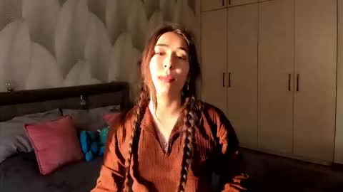 Snapshot of shy_bambiii chatting on 20, 10, 2025 Mika online show from 20, 10, 2025