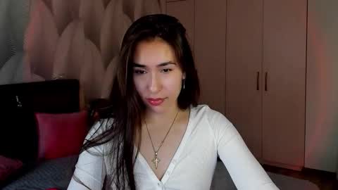 Mika online show from 21, 12, 2025