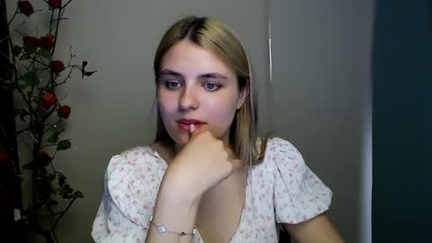 shy_sabrina_ online show from 17, 4, 2026