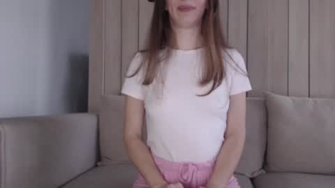 shy_schoolgirl_ online show from 5, 3, 2025