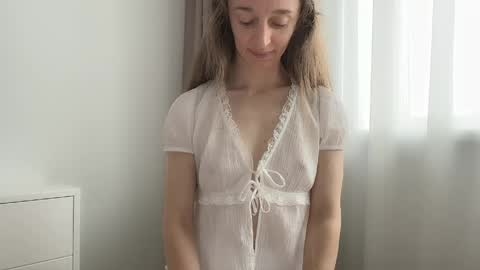 shy_schoolgirl_ online show from 20, 5, 2026