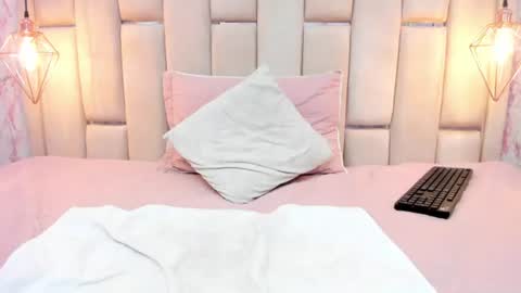 ELENA  online show from 7, 8, 2026