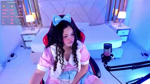 Shyly online show from 5, 12, 2025