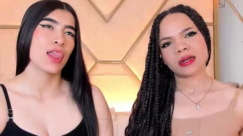 Siara and Zoe tattoo online show from 18, 12, 2025