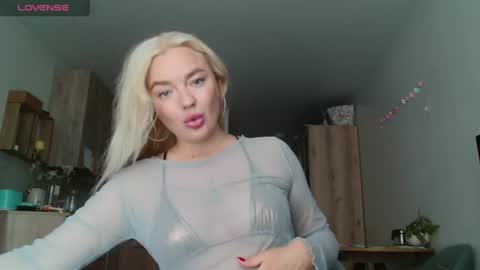 Snapshot of siberian_girl_ chatting on 7, 7, 2026 Eva online show from 7, 7, 2026