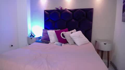 siennaluxee online show from 6, 1, 2026