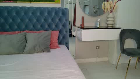 Sienna online show from 25, 2, 2026