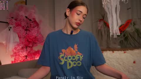 Eva  online show from 28, 10, 2025